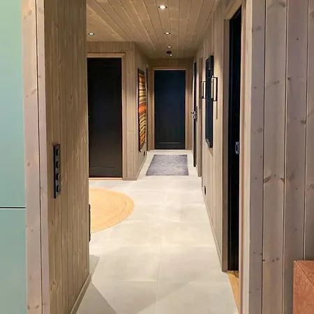 Modern Close To The Slopes In Haglebu